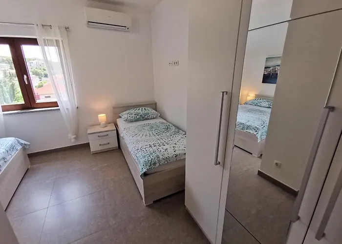 Anton 2 With Terrace And Beautiful Sea View Apartmán Crikvenica